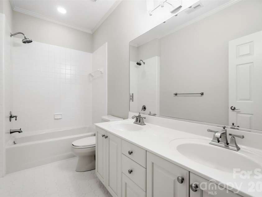 7425 Seton House Lane, Charlotte, NC 28277.  MLS# CAR4425124, YatesRealty ID 51778. 