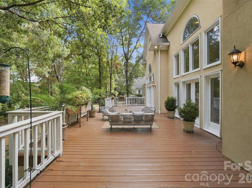 7425 Seton House Lane, Charlotte, NC 28277.  MLS# CAR4425124, YatesRealty ID 51778. 