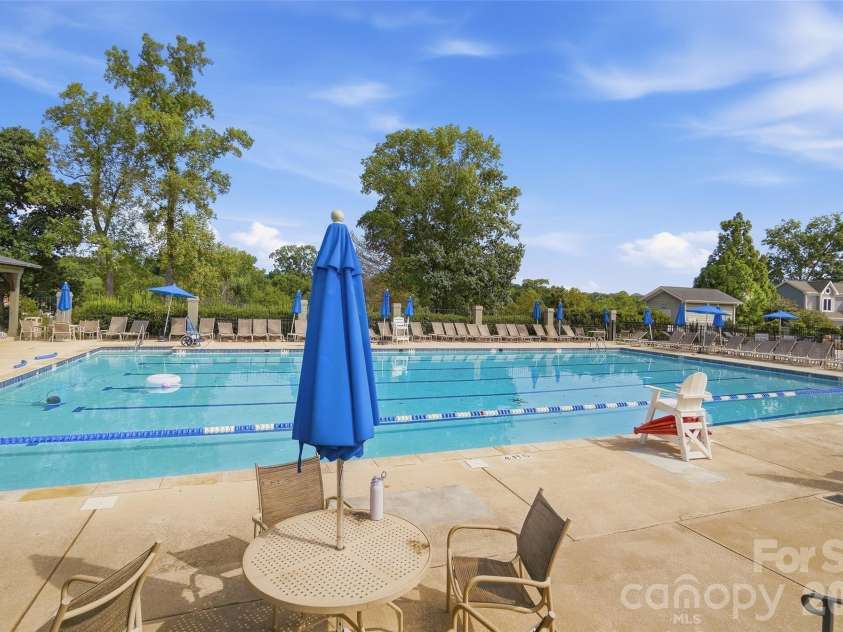 7425 Seton House Lane, Charlotte, NC 28277.  MLS# CAR4425124, YatesRealty ID 51778. Club pool