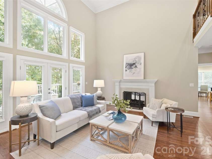 7425 Seton House Lane, Charlotte, NC 28277.  MLS# CAR4425124, YatesRealty ID 51778. Great room