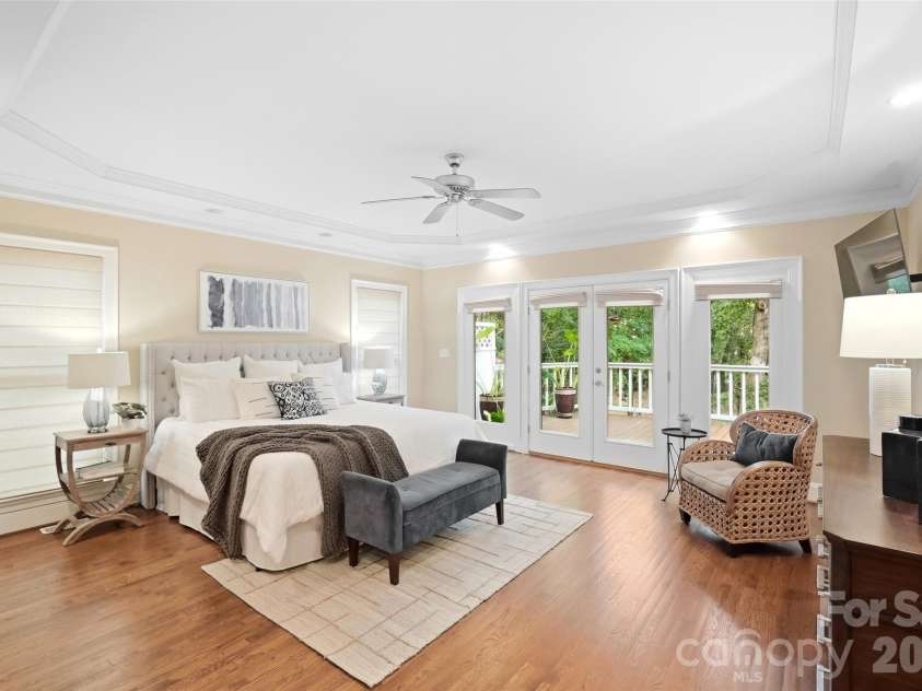 7425 Seton House Lane, Charlotte, NC 28277.  MLS# CAR4425124, YatesRealty ID 51778. Primary bedroom on main
