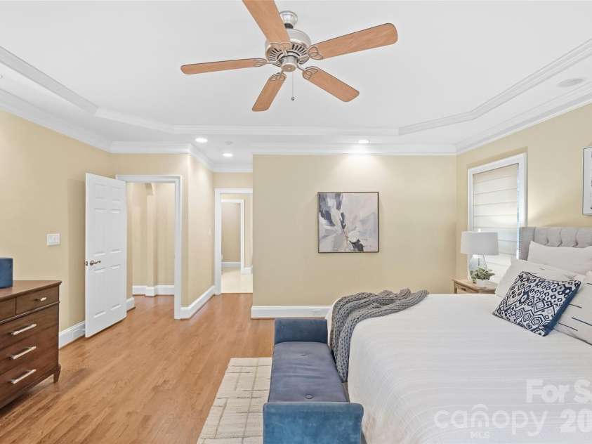 7425 Seton House Lane, Charlotte, NC 28277.  MLS# CAR4425124, YatesRealty ID 51778. Primary bedroom on main