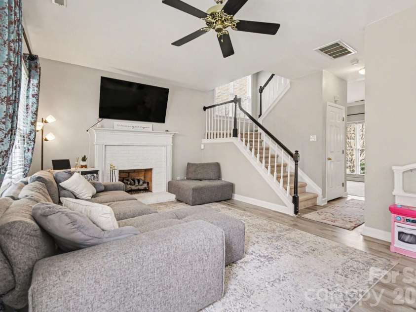 2518 Pimpernel Road, Charlotte, NC 28213.  MLS# CAR4355218, YatesRealty ID 5178. 