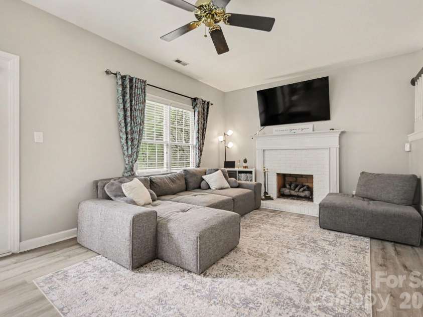 2518 Pimpernel Road, Charlotte, NC 28213.  MLS# CAR4355218, YatesRealty ID 5178. 