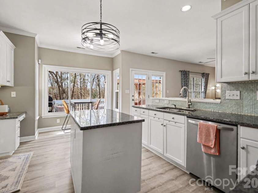 2518 Pimpernel Road, Charlotte, NC 28213.  MLS# CAR4355218, YatesRealty ID 5178. 