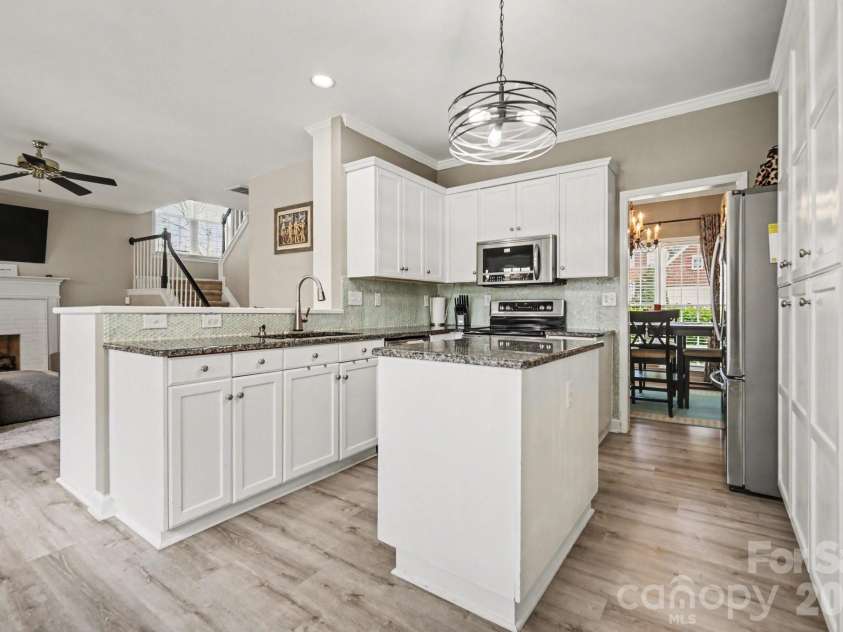 2518 Pimpernel Road, Charlotte, NC 28213.  MLS# CAR4355218, YatesRealty ID 5178. 