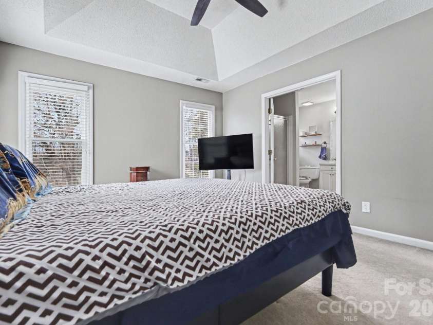 2518 Pimpernel Road, Charlotte, NC 28213.  MLS# CAR4355218, YatesRealty ID 5178. 