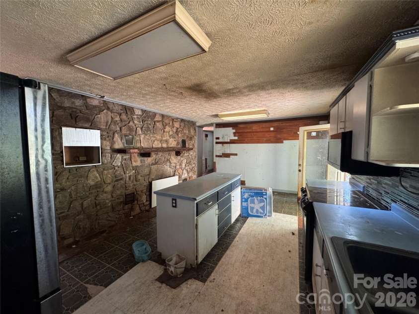 49 Burley Drive, Waynesville, NC 28786.  MLS# CAR4426282, YatesRealty ID 51780. 