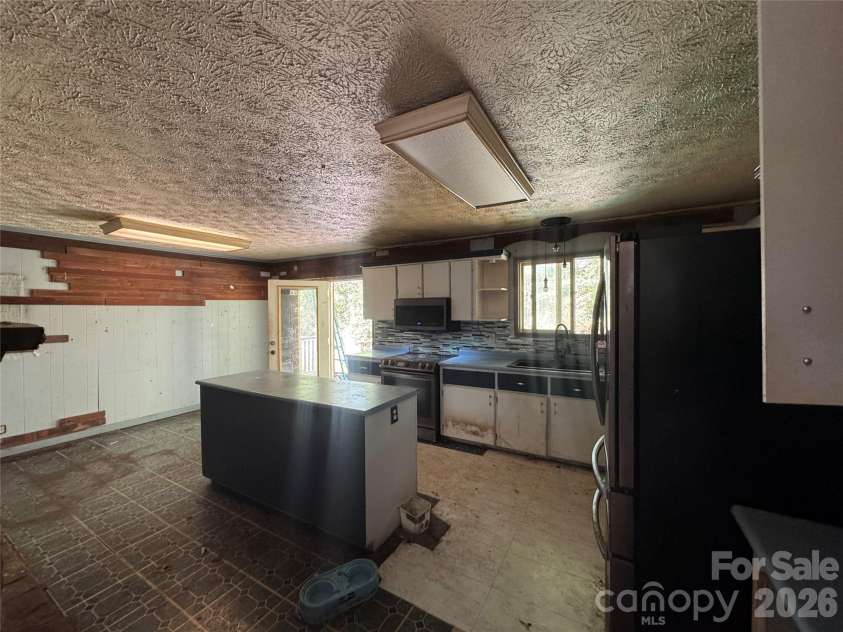 49 Burley Drive, Waynesville, NC 28786.  MLS# CAR4426282, YatesRealty ID 51780. 
