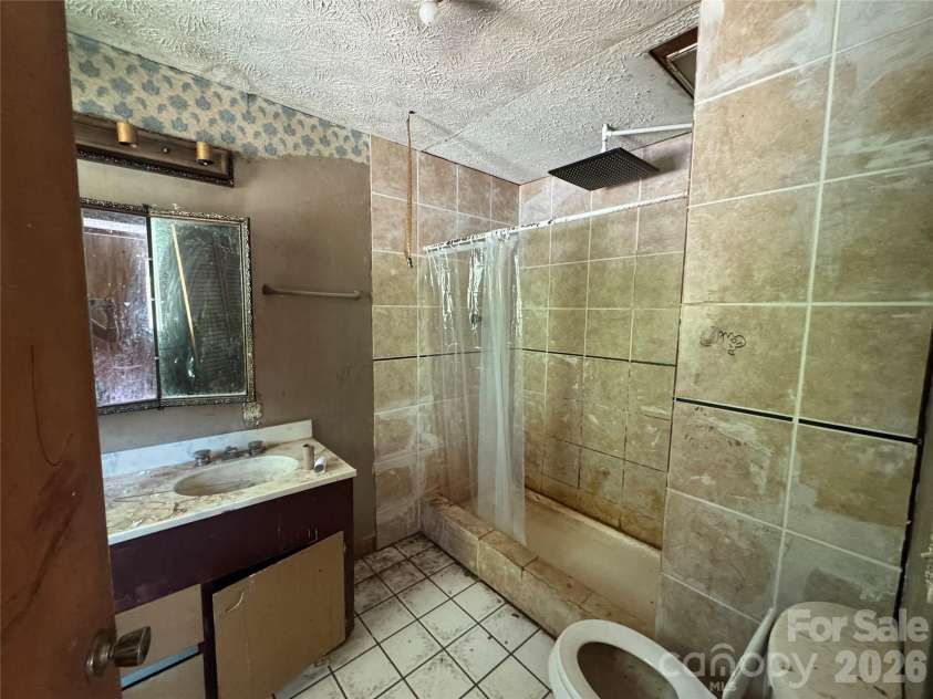 49 Burley Drive, Waynesville, NC 28786.  MLS# CAR4426282, YatesRealty ID 51780. 
