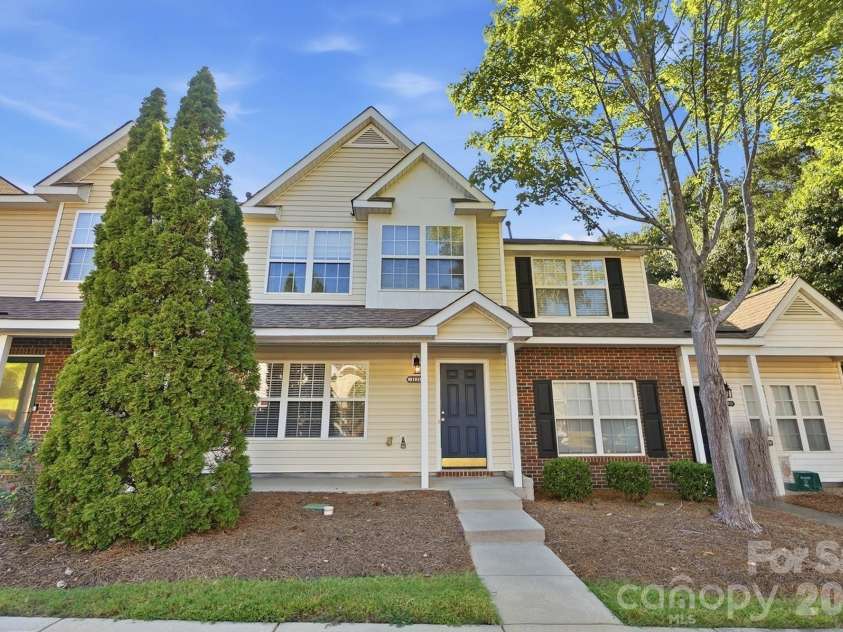 11214 Grass Field Road, Charlotte, NC 28213.  MLS# CAR4425322, YatesRealty ID 51781. 