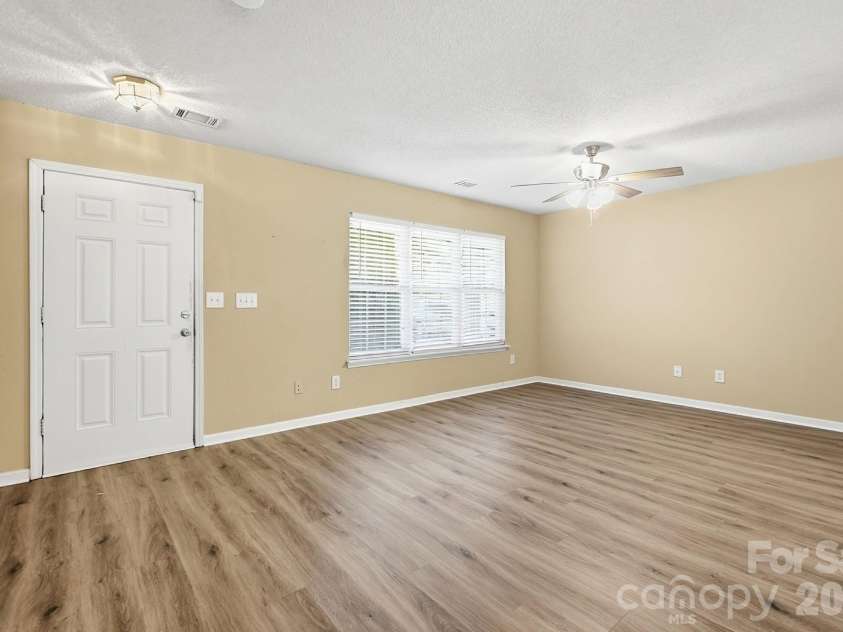 11214 Grass Field Road, Charlotte, NC 28213.  MLS# CAR4425322, YatesRealty ID 51781. 