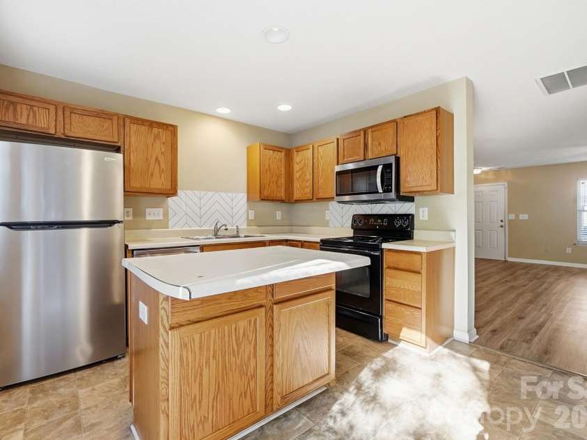 11214 Grass Field Road, Charlotte, NC 28213.  MLS# CAR4425322, YatesRealty ID 51781. 