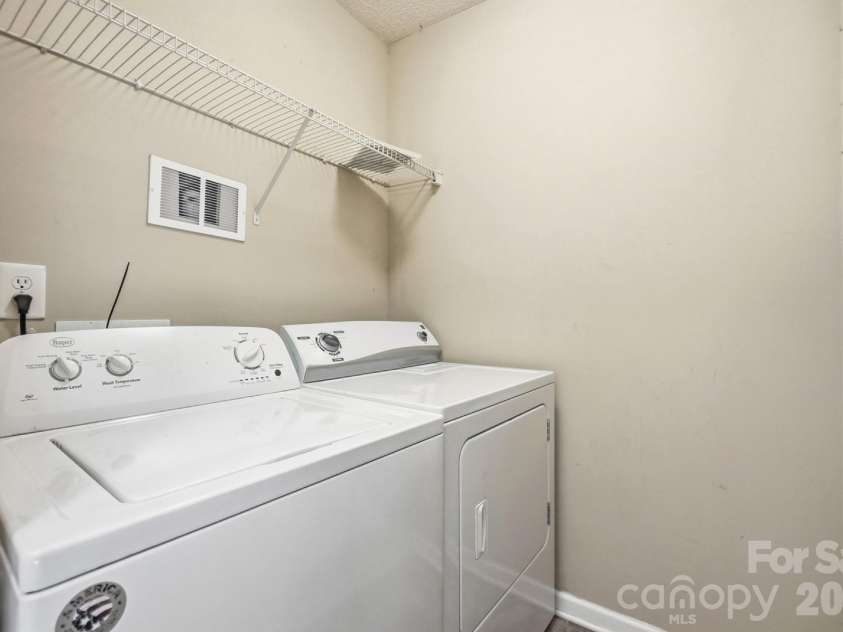 11214 Grass Field Road, Charlotte, NC 28213.  MLS# CAR4425322, YatesRealty ID 51781. 