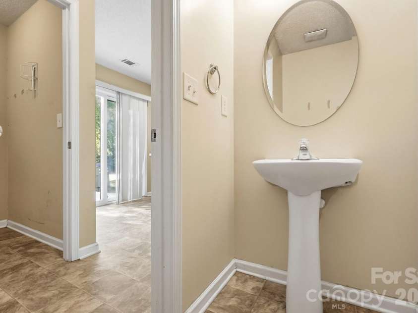 11214 Grass Field Road, Charlotte, NC 28213.  MLS# CAR4425322, YatesRealty ID 51781. 