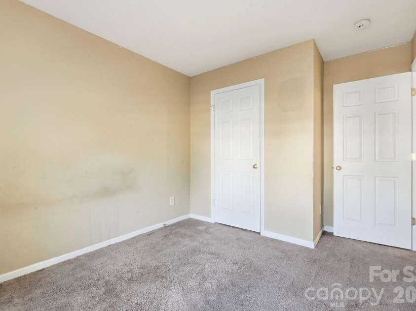 11214 Grass Field Road, Charlotte, NC 28213.  MLS# CAR4425322, YatesRealty ID 51781. 