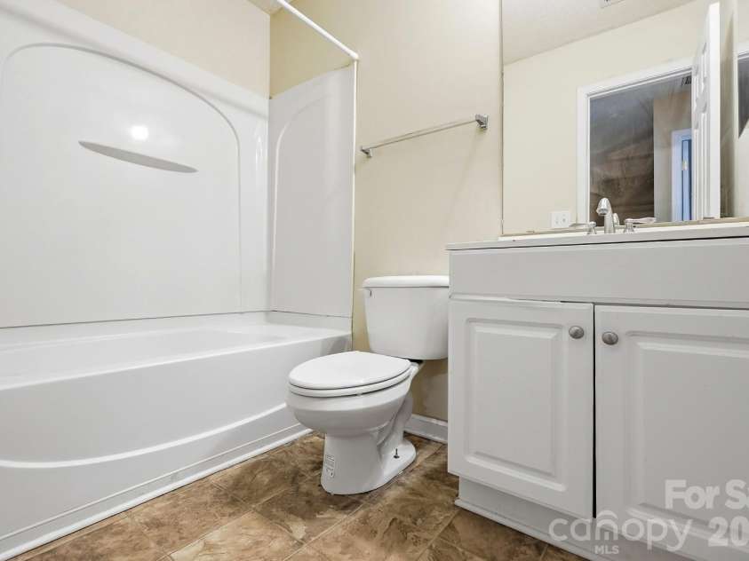 11214 Grass Field Road, Charlotte, NC 28213.  MLS# CAR4425322, YatesRealty ID 51781. 