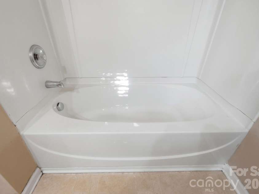 11214 Grass Field Road, Charlotte, NC 28213.  MLS# CAR4425322, YatesRealty ID 51781. 