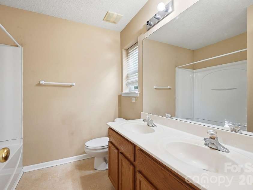 11214 Grass Field Road, Charlotte, NC 28213.  MLS# CAR4425322, YatesRealty ID 51781. 
