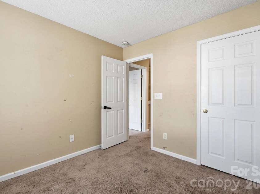 11214 Grass Field Road, Charlotte, NC 28213.  MLS# CAR4425322, YatesRealty ID 51781. 