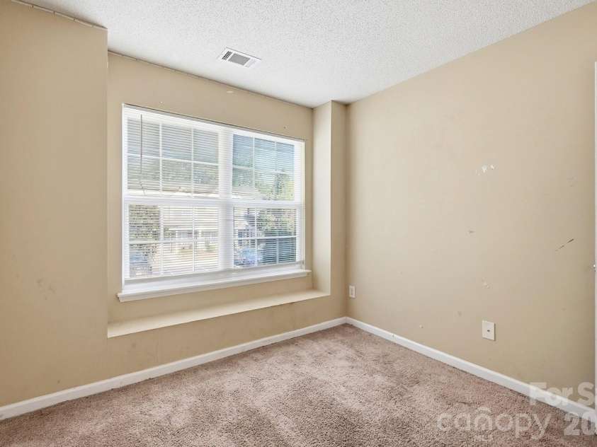 11214 Grass Field Road, Charlotte, NC 28213.  MLS# CAR4425322, YatesRealty ID 51781. 
