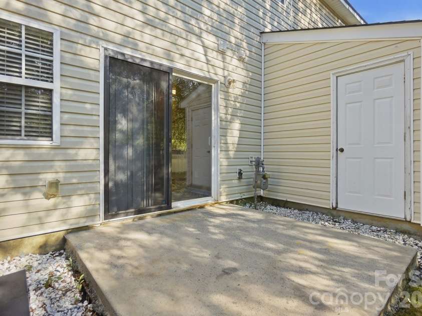 11214 Grass Field Road, Charlotte, NC 28213.  MLS# CAR4425322, YatesRealty ID 51781. 