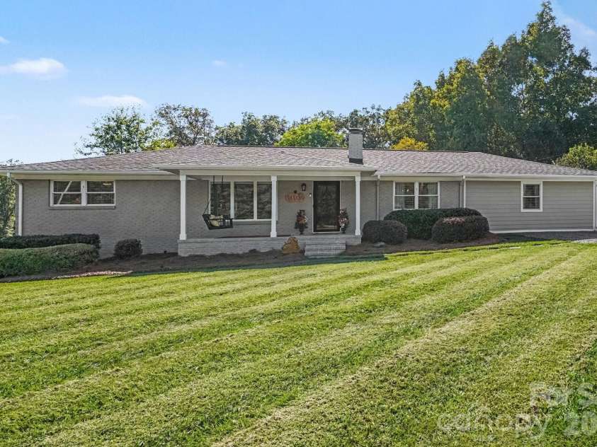 540 Harvell Drive, Concord, NC 28025.  MLS# CAR4426194, YatesRealty ID 51783. 