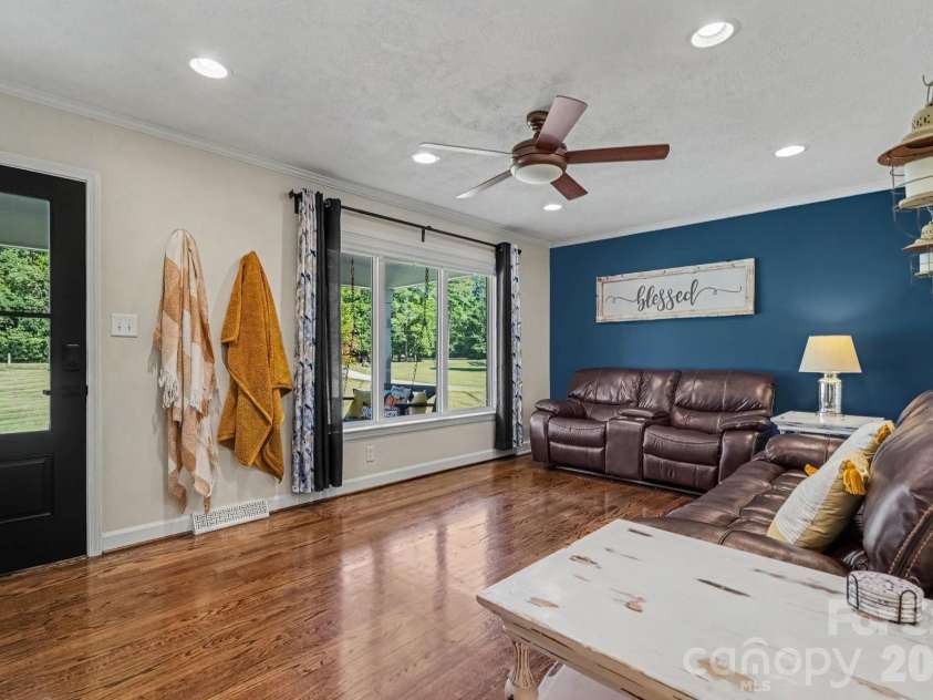 540 Harvell Drive, Concord, NC 28025.  MLS# CAR4426194, YatesRealty ID 51783. 