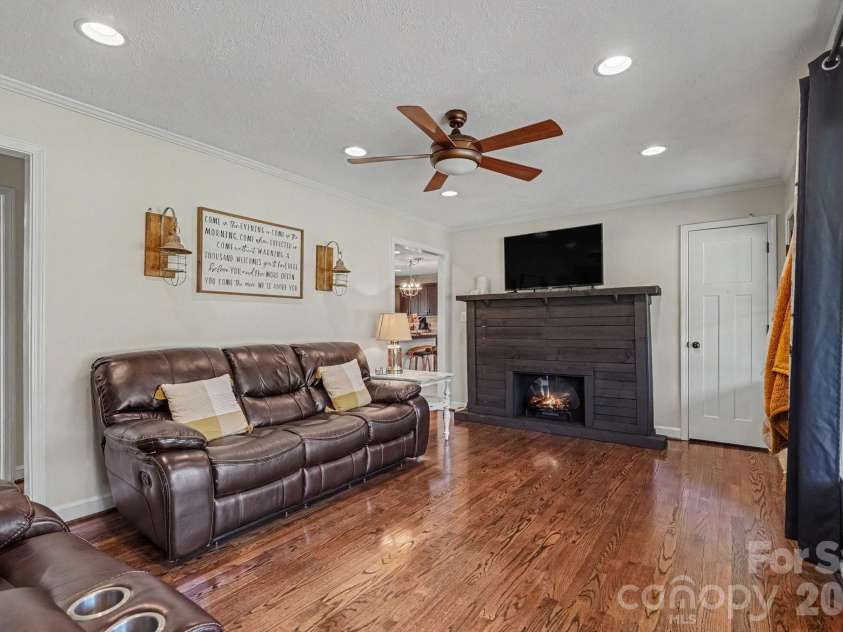540 Harvell Drive, Concord, NC 28025.  MLS# CAR4426194, YatesRealty ID 51783. 