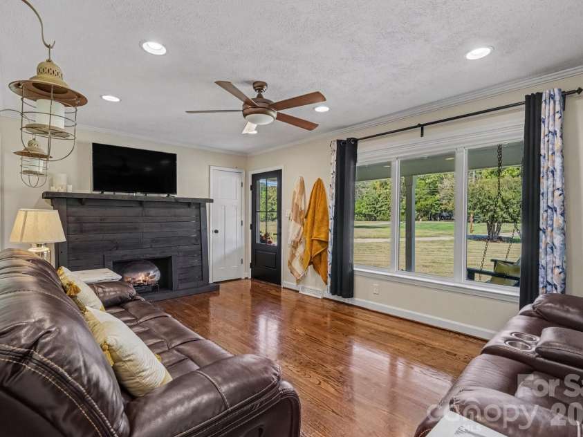 540 Harvell Drive, Concord, NC 28025.  MLS# CAR4426194, YatesRealty ID 51783. 