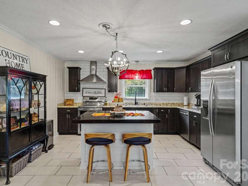 540 Harvell Drive, Concord, NC 28025.  MLS# CAR4426194, YatesRealty ID 51783. 