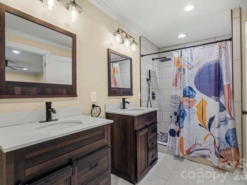 540 Harvell Drive, Concord, NC 28025.  MLS# CAR4426194, YatesRealty ID 51783. 