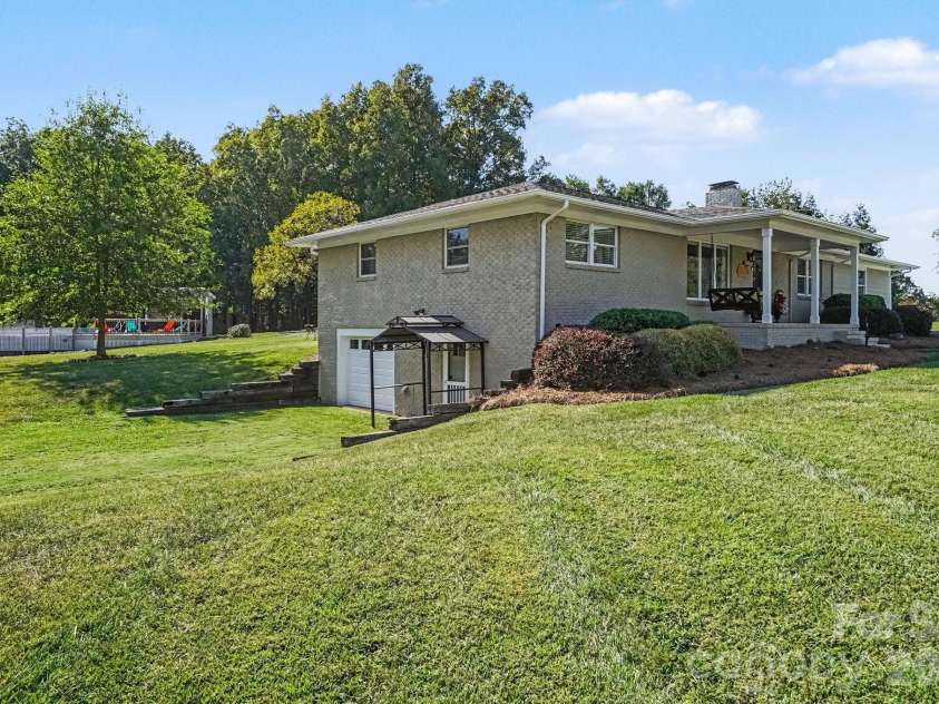 540 Harvell Drive, Concord, NC 28025.  MLS# CAR4426194, YatesRealty ID 51783. 