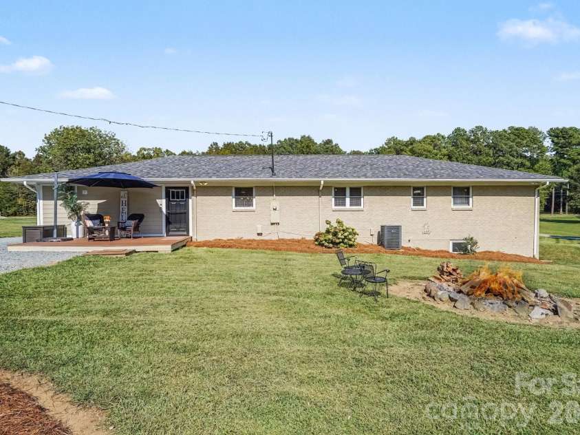 540 Harvell Drive, Concord, NC 28025.  MLS# CAR4426194, YatesRealty ID 51783. 