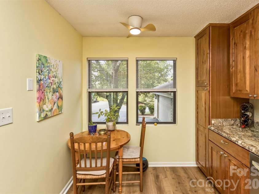 3001 Saint Augustine Place, Asheville, NC 28805.  MLS# CAR4424011, YatesRealty ID 51790. Breakfast nook in kitchen