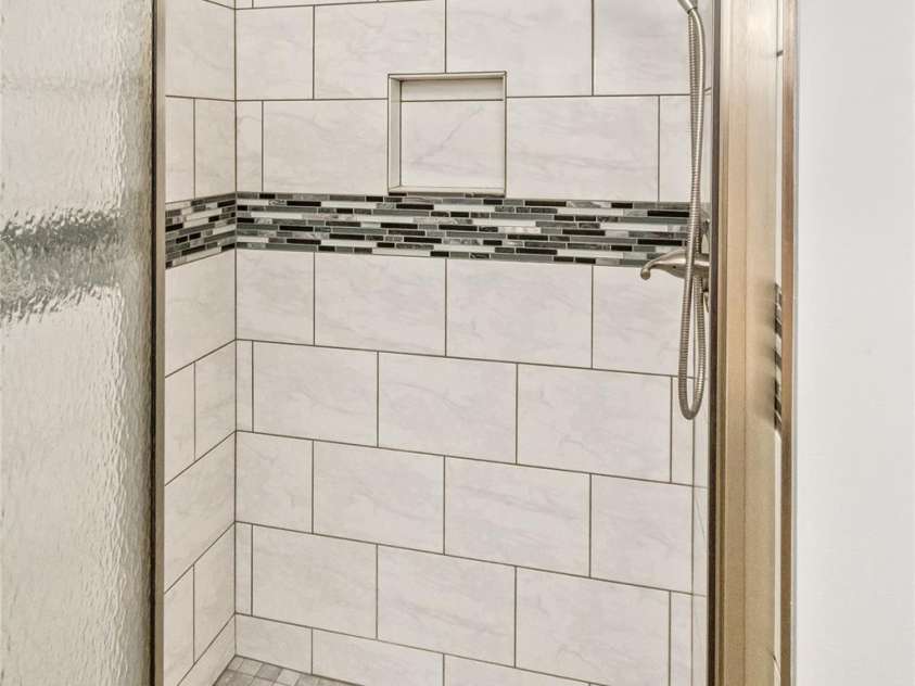 3001 Saint Augustine Place, Asheville, NC 28805.  MLS# CAR4424011, YatesRealty ID 51790. Master walk in shower