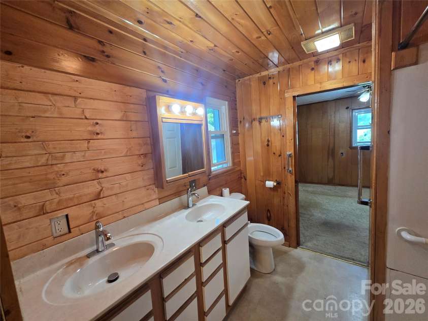 159 Hubert Street, Newland, NC 28657.  MLS# CAR4426333, YatesRealty ID 51794. 