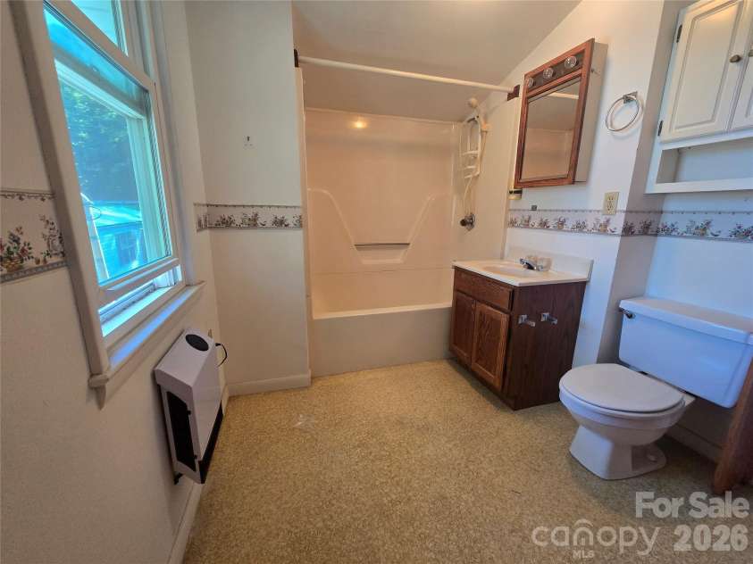 159 Hubert Street, Newland, NC 28657.  MLS# CAR4426333, YatesRealty ID 51794. 