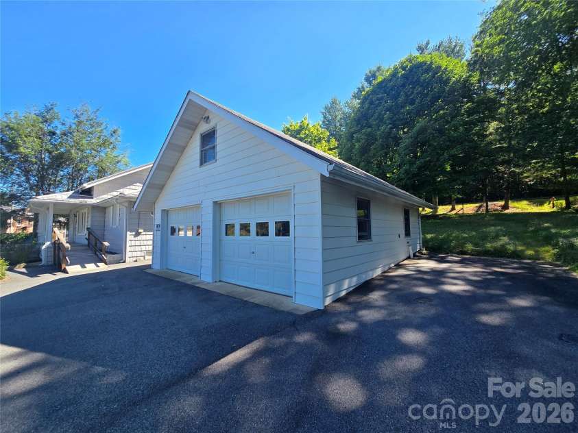 159 Hubert Street, Newland, NC 28657.  MLS# CAR4426333, YatesRealty ID 51794. 