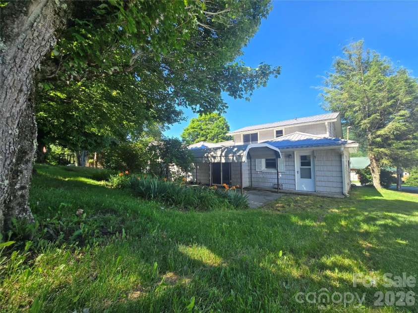 159 Hubert Street, Newland, NC 28657.  MLS# CAR4426333, YatesRealty ID 51794. 