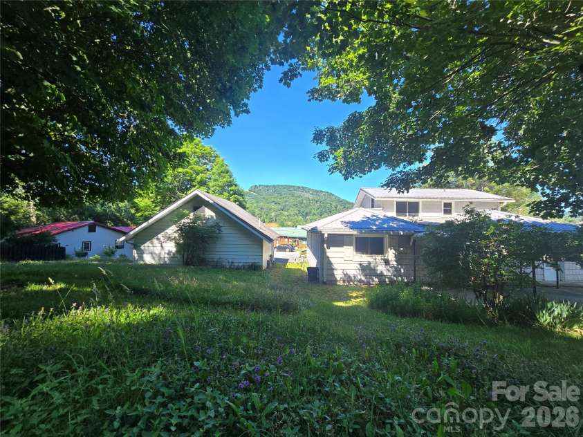 159 Hubert Street, Newland, NC 28657.  MLS# CAR4426333, YatesRealty ID 51794. 