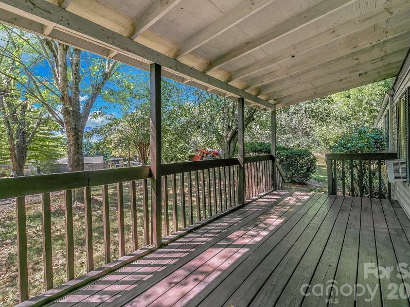 17 Blackberry Lane, Candler, NC 28715.  MLS# CAR4424424, YatesRealty ID 51798. 