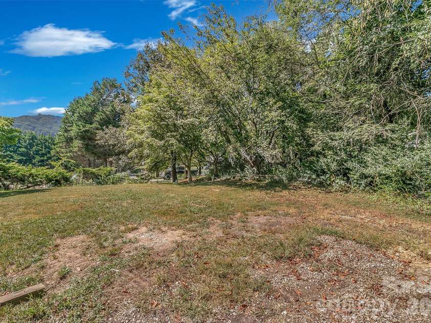 17 Blackberry Lane, Candler, NC 28715.  MLS# CAR4424424, YatesRealty ID 51798. 