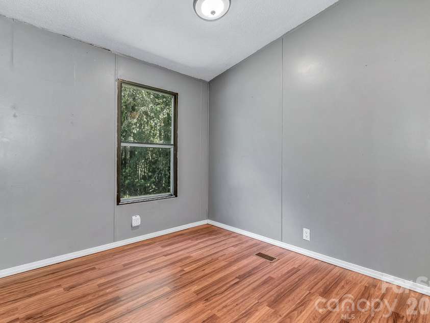 17 Blackberry Lane, Candler, NC 28715.  MLS# CAR4424424, YatesRealty ID 51798. 