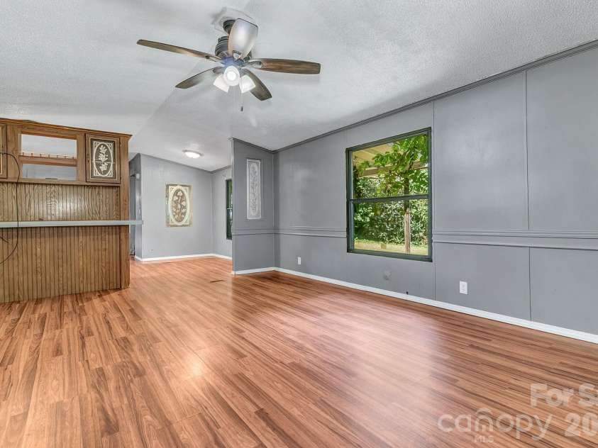 17 Blackberry Lane, Candler, NC 28715.  MLS# CAR4424424, YatesRealty ID 51798. 