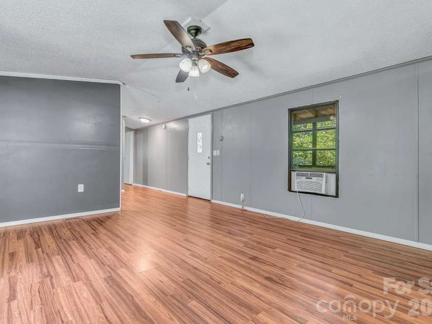 17 Blackberry Lane, Candler, NC 28715.  MLS# CAR4424424, YatesRealty ID 51798. 