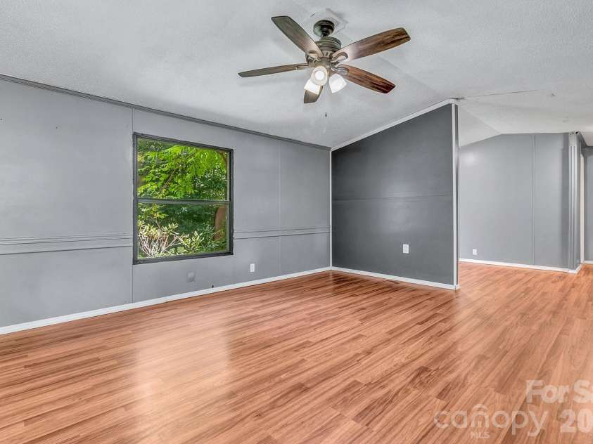 17 Blackberry Lane, Candler, NC 28715.  MLS# CAR4424424, YatesRealty ID 51798. 