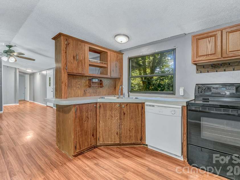 17 Blackberry Lane, Candler, NC 28715.  MLS# CAR4424424, YatesRealty ID 51798. 