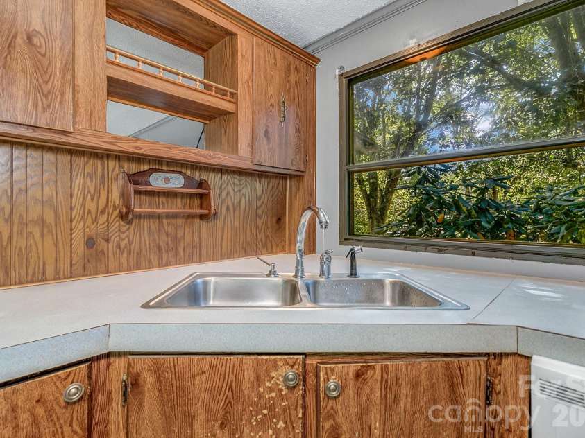 17 Blackberry Lane, Candler, NC 28715.  MLS# CAR4424424, YatesRealty ID 51798. 