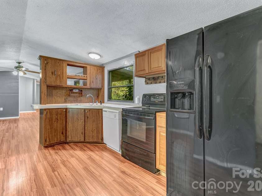 17 Blackberry Lane, Candler, NC 28715.  MLS# CAR4424424, YatesRealty ID 51798. 